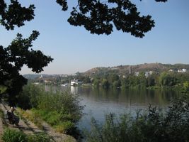 Vltava 6-u Veslařského ostrova v Podolí 10.9.09 (1).jpg